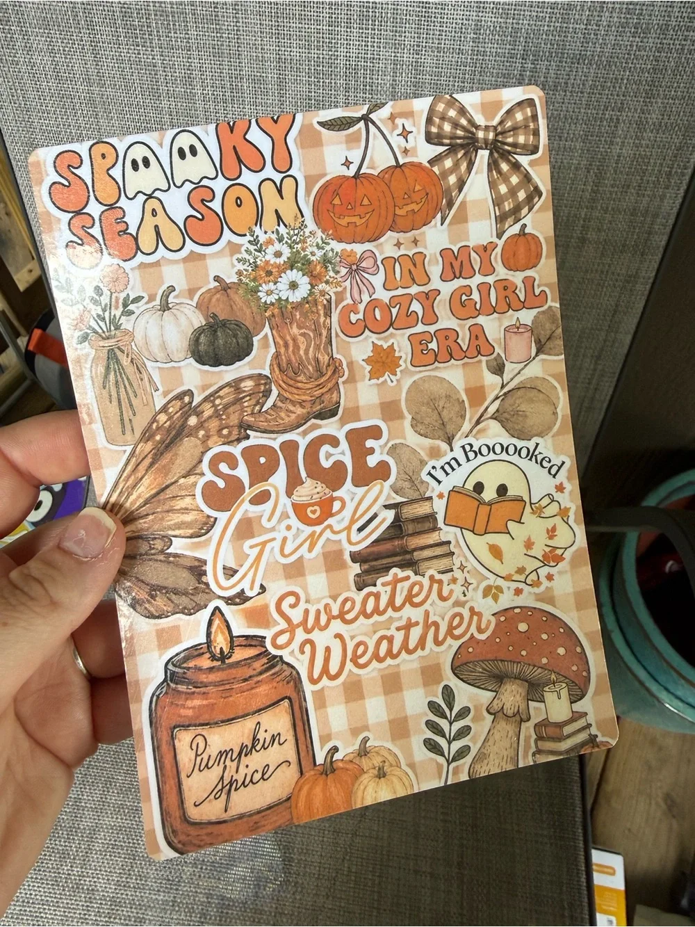 Unbranded seasonal fall